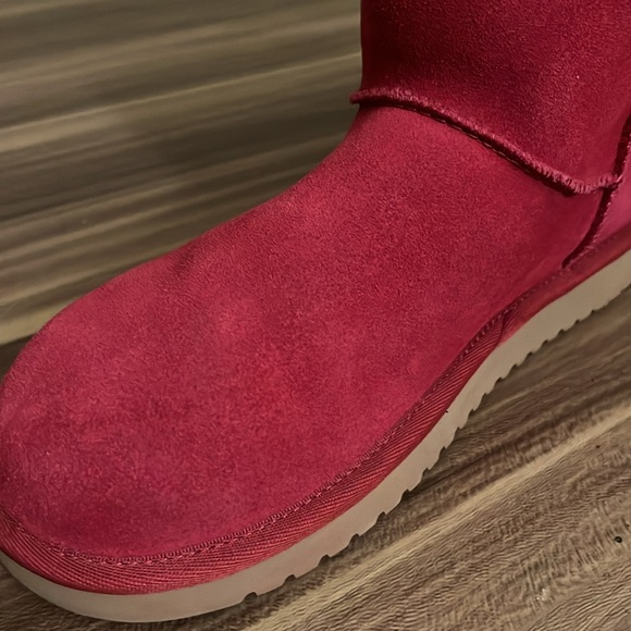 KOOLABURRA BY UGG SHORT BOOT IN BERRY RED - Picture 13 of 16